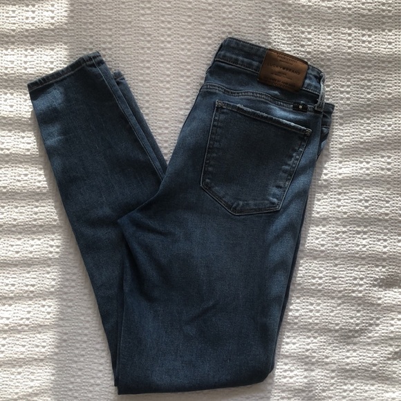 Lucky Brand Cropped Jeans - Picture 2 of 3